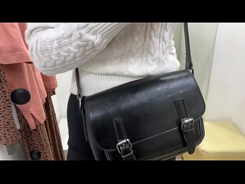 ❤️ Јавна мастурбација младе кучке ФералБерри са дилдом у соби за мерење Анални видео на sr.aircoolershop.top